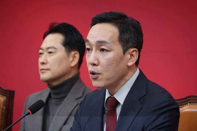 김민수, 김용태 '장동혁 재신임 투표' 주장에 "의원직 걸겠나"
