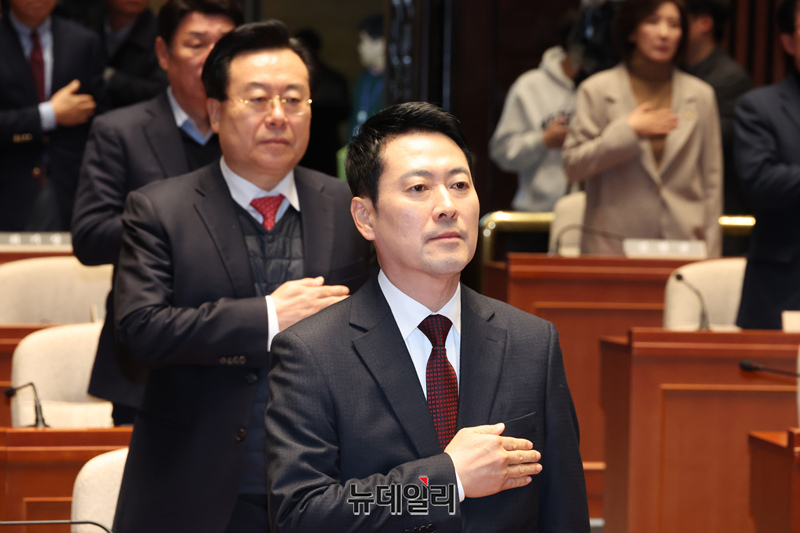 "야 인마 나와" vs "의원한테 감히" … 욕설·고성 난무한 국힘 의총
