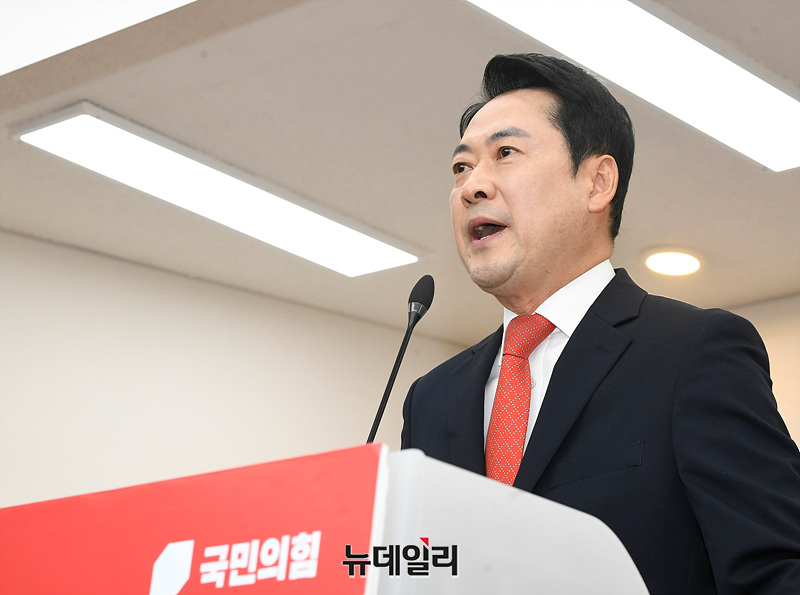 장동혁 "쎼쎼, 중국인까지 성과급 줘야 하나" … 노란봉투법 정조준