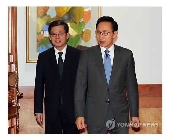 이 대통령 ″나와 청와대가 나서면 개헌 될 것도 안 돼″