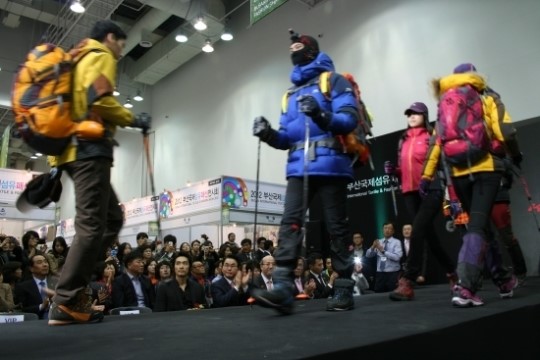 [NKCNB]콜핑, ’2012 부산국제섬유패션전시회’ 성공적 참가