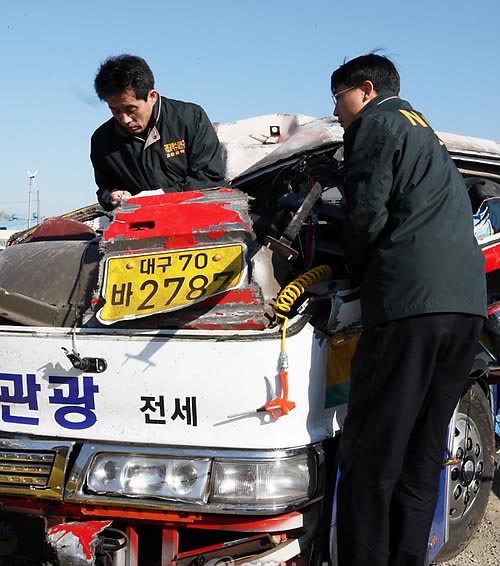 건강식품 판매가 관광버스 참사 불렀다