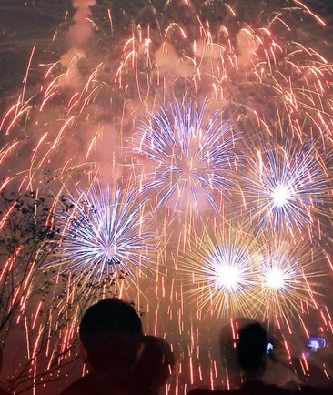 불꽃축제 쓰레기 25t+교통 마비+통신장애..악몽같은 시간~!