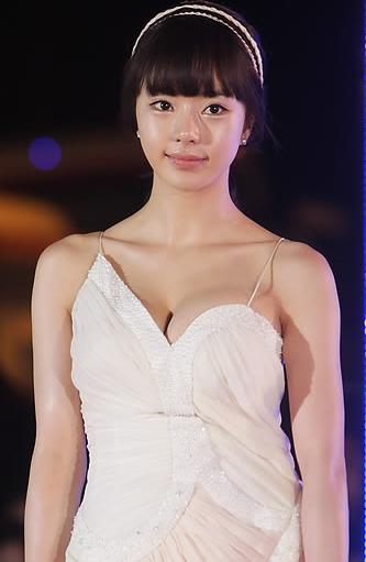 서우 가족사 고백 아버지의 죽음이 날 연기자로 만들었다