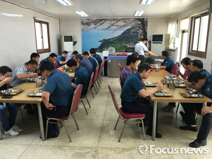 남해경찰서, 지역 상권 돕기 구내식당 휴무 실시