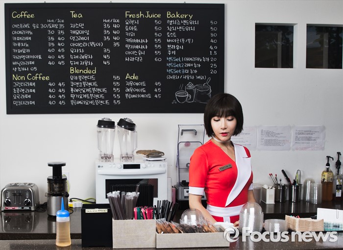 [포토] [K-포토] 카페에 리나