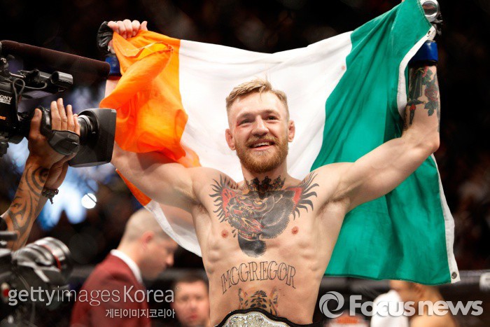 '맥그리거에 의한, 맥그리거를 위한' UFC 명대회 10선 - 포토뉴스