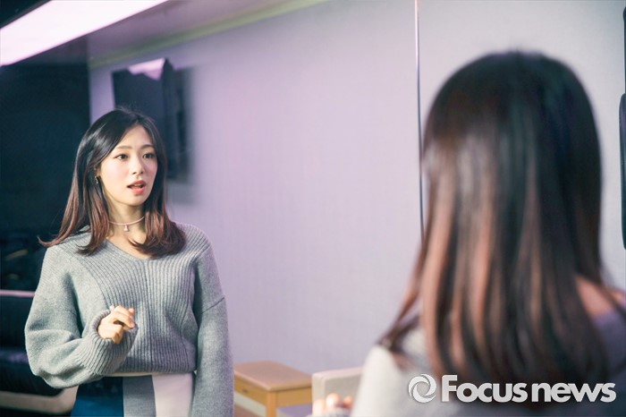 [포토] [K-포토] 인터뷰하는 강민주