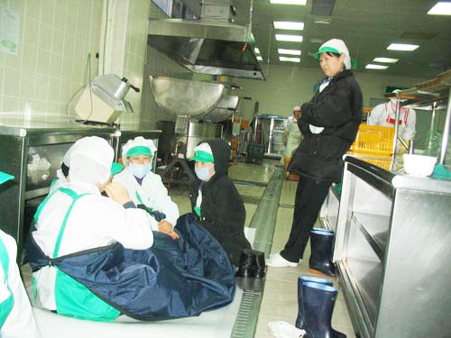 화순 전남대 병원 식당 직원 13명 해고 갈등