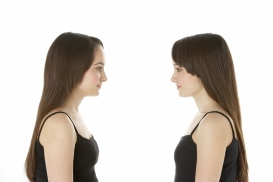 세계 각지 도플갱어, 혈연관계 없는 이들의 ‘쌍둥이 외모’ 눈길