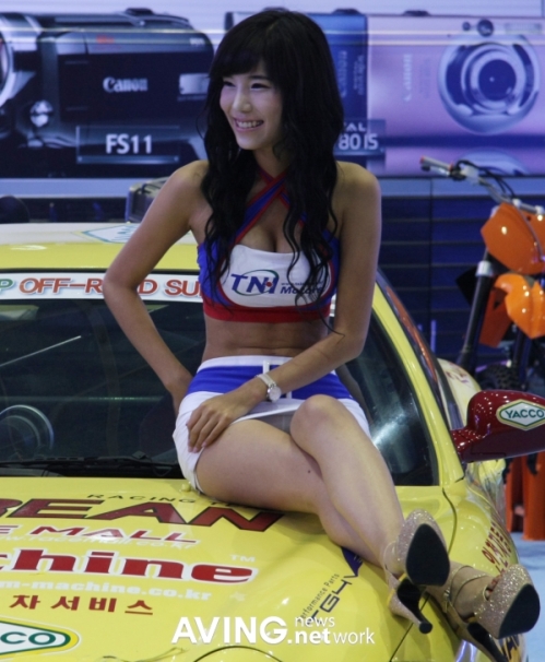 [2008 서울오토살롱]2008 서울오토살롱 현장에서 만난 에이빙걸 (24) TNI모터스의 에이빙걸 (4)