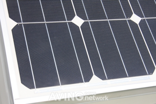 간편설치 태양광 충전소, 빛으로 주유하세요~