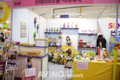 세계교육사, 단계별로 사용하는 교육완구 가베 전시
