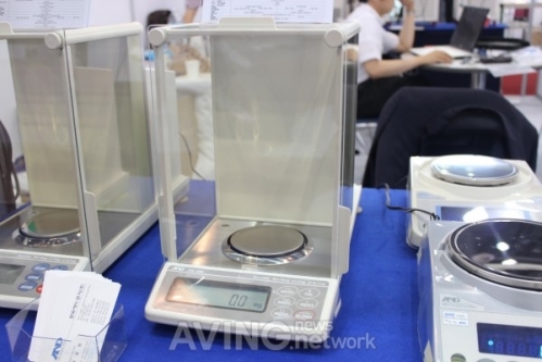 [COPHEX 2011] 한국에이엔디, 고성능 정밀전자저울 선보여