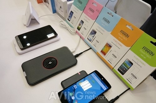 [CES 2015] 코마테크, 프리디로 무선충전 시대 활짝 연다