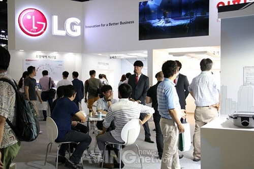 스마트한 전략으로 미래 산업을 선도하는 국제 LED&OLED EXPO 2017 내년 6월 개최 예정