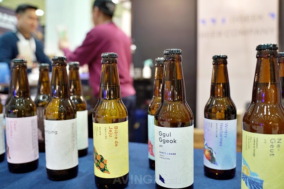 끽비어컴퍼니, 2023 KIBEX서 부담없는 맛의 수제맥주 꿀꺽과 월간 끽비어 알렸다… 공동설립자 모두 헤드 브루어 출신!