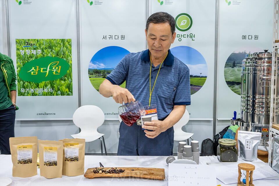 제주녹차발전연구회, 제11회 서울커피앤티페어(COFA)서 청정 제주의 가루녹차 공개... 韓 녹차의 메카로 자리매김할 것