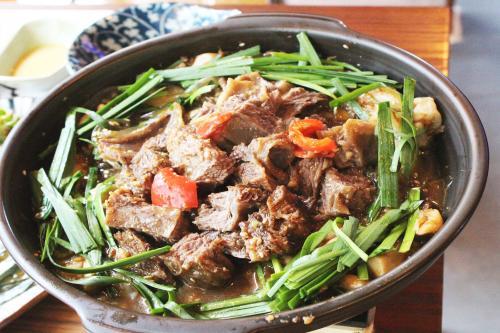 신사동 가로수길 맛집 세남자의 고인돌갈비 도가 한식집으로 자리잡다