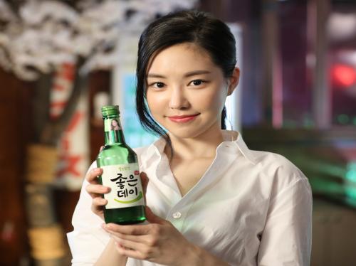 무학, 흔들지 않아도 부드러운 소주 좋은데이 신규 광고 공개
