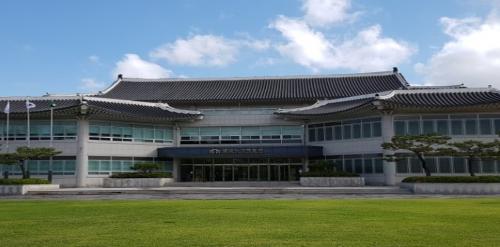 영암군, 사회적 거리두기 1단계 완화에 문화시설 전면 재개관