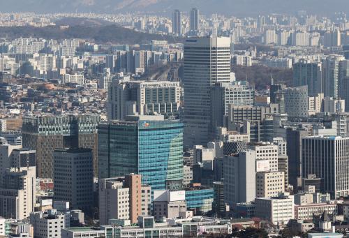 ‘반도체 부진 늪’ 대기업 영업익 반토막…작년 4분기 69% 급감