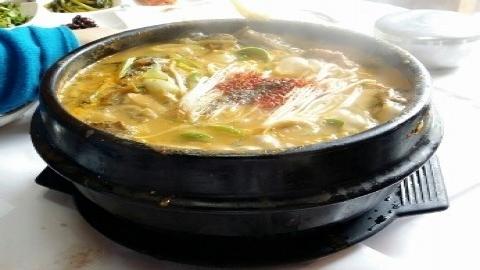 곡성군, ‘압록 참게·은어 거리’ 관광객 맞이 한창