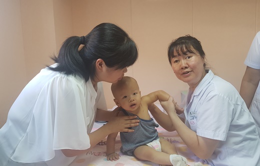 中 시각장애인 안마, 전문교육 ‘의사’로 우뚝