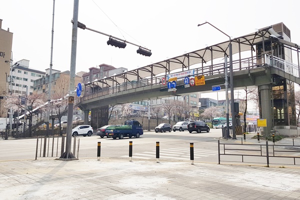 안산 수암동사거리 육교에 캐노피 설치 이용 편의 높여