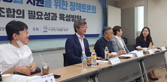 벼랑끝 장애인 고용, 협동조합 ‘돌파구’