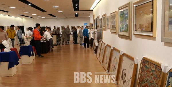 대한호국불교승병단, 장학회 설립 위한 전시회 열어