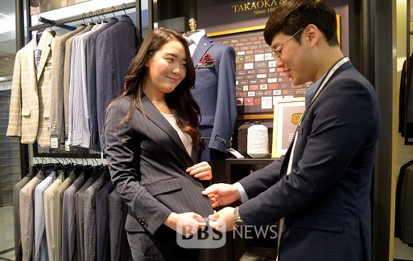 [BBS PLAZA]롯데백화점 부산본점, 여성정장 세트 선보여