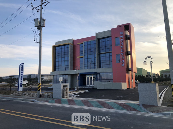 3천톤급 해양 장비·수중로봇 시험평가선 장영실호 취항