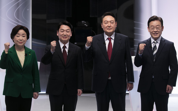 [대선여론조사] 칸타코리아 윤석열 36.5% 이재명 34.9%