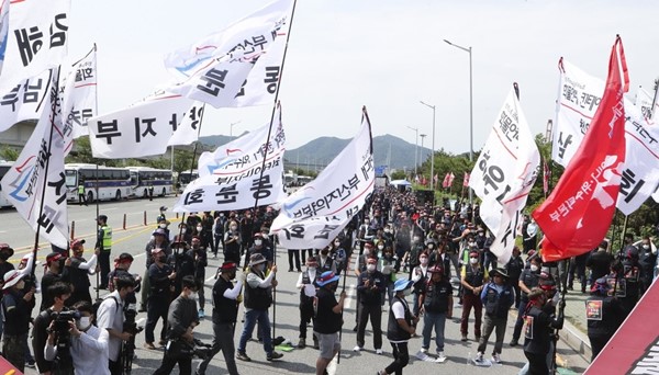 화물연대 총파업 첫날 40% 참여…전국 물류차질 비상