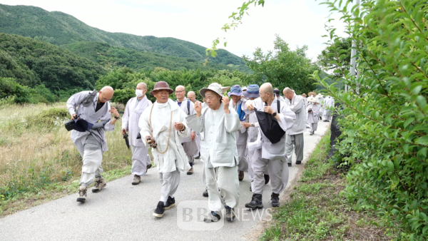 수덕사, 하안거 정진 스님 승보공양...반철 산행 