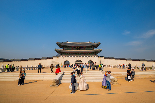 김선권 여행작가 월대부터 현판까지... 경복궁 광화문 100년만의 대변신 