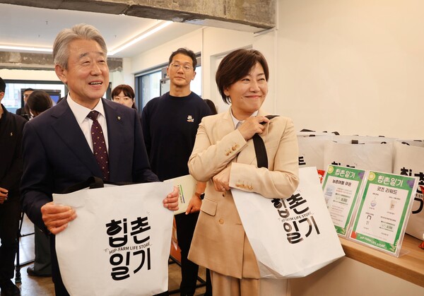 [포토뉴스]송미령 농식품부 장관, 힙촌일기 개장식 참석