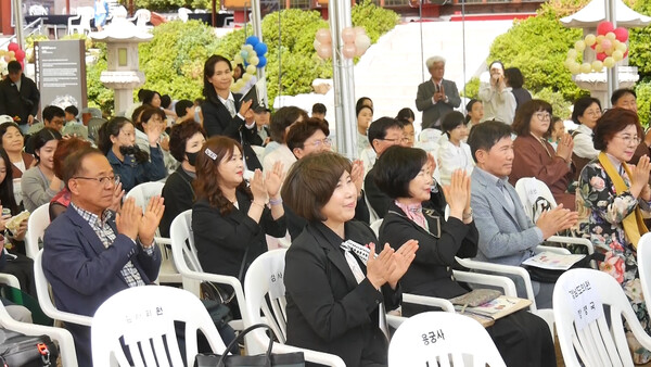천진불에게 꿈과 희망을 ... 용궁사 제19회 사명 연꽃문화제 개최