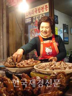 [탐방]연서재래시장의 40년 손맛 ‘연서순대국’