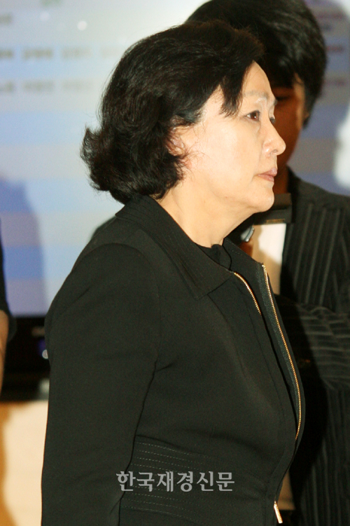 [JK포토] 김창숙, 故 여운계 빈소 찾아 조문