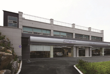 크라이슬러, 일산 전시장 오픈