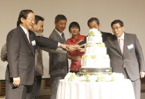 아모제 “글로벌 종합외식기업으로 도약할 것”