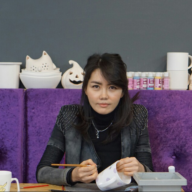 [기자탐방] 마지삐에로도자기공방 안시현 대표, 현대인의 색다른 힐링 코스 도자기 핸드페인팅