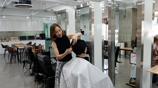 더아르더헤어, 배방읍 저소득층 아동·청소년에 재능기부 펼쳐