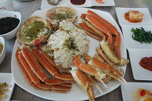 고성·속초 동명항 맛집 비치대게직판장, 게를 먹으면 활어회·물회가 공짜