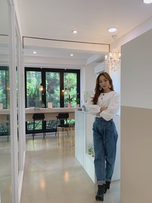 로라살롱 한진희 대표, 헤어샵은 머리를 하는 곳이기도, 인생을 바꿀 수 있는 기회가 되는 곳이기도 합니다.