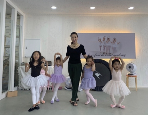 청라발레 라렌느 발레 아카데미 김효정 대표, 발레의 문턱은 높지 않습니다. 저희는 누구나 배울 수 있도록 발레의 대중화를 꿈꿉니다.
