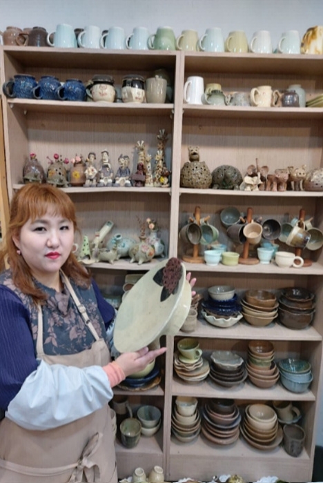 부산 도자기 공방 다송도예공방 박선미 대표, 우리 전통 도예를 통해 힐링과 휴식을 경험해 보세요.