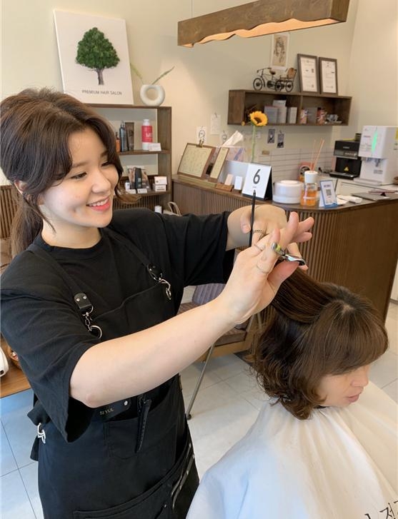 [울산 송정동 미용실] 미적감각 채은아 대표, 고객님께 맞는 헤어스타일을 통해 아름다움과 힐링을 드리겠습니다.